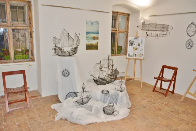 expozice výstavy Dráteník Jaroslav Frk v Unhošti