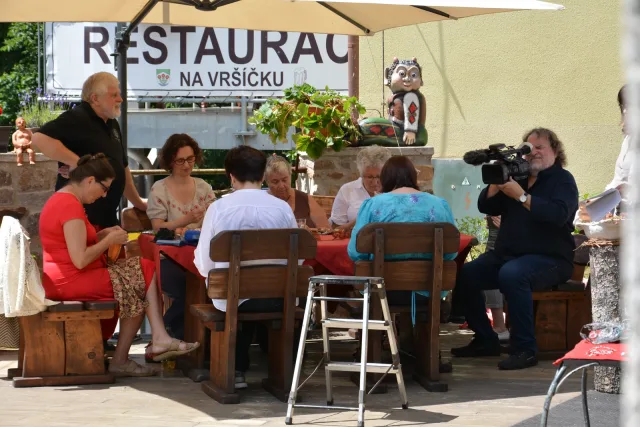 setkání drátenic v Kytíně, natáčení Folkloriky pro ČT2