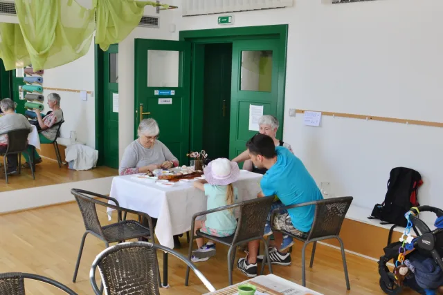 drátenická výstavka a dílničky v Korkoránu Vltavanů 229