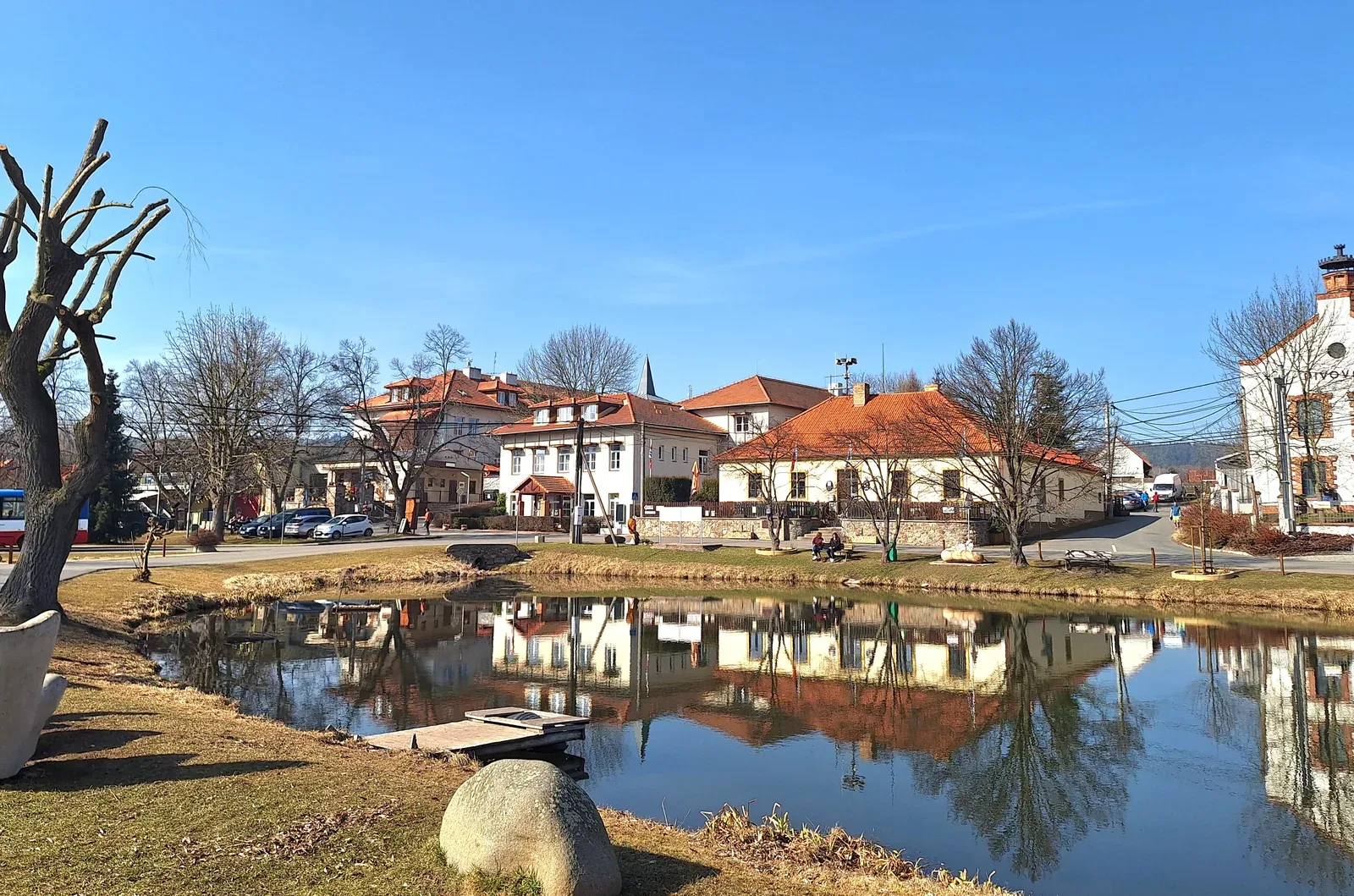 setkání členů spolku Dráteník v Kytíně, v Kovárně pro radost 